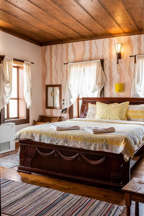 Kazasovata Guest House Tryavna Esterno foto