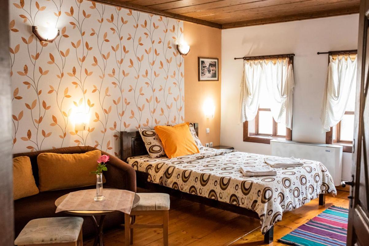 Kazasovata Guest House Tryavna Esterno foto