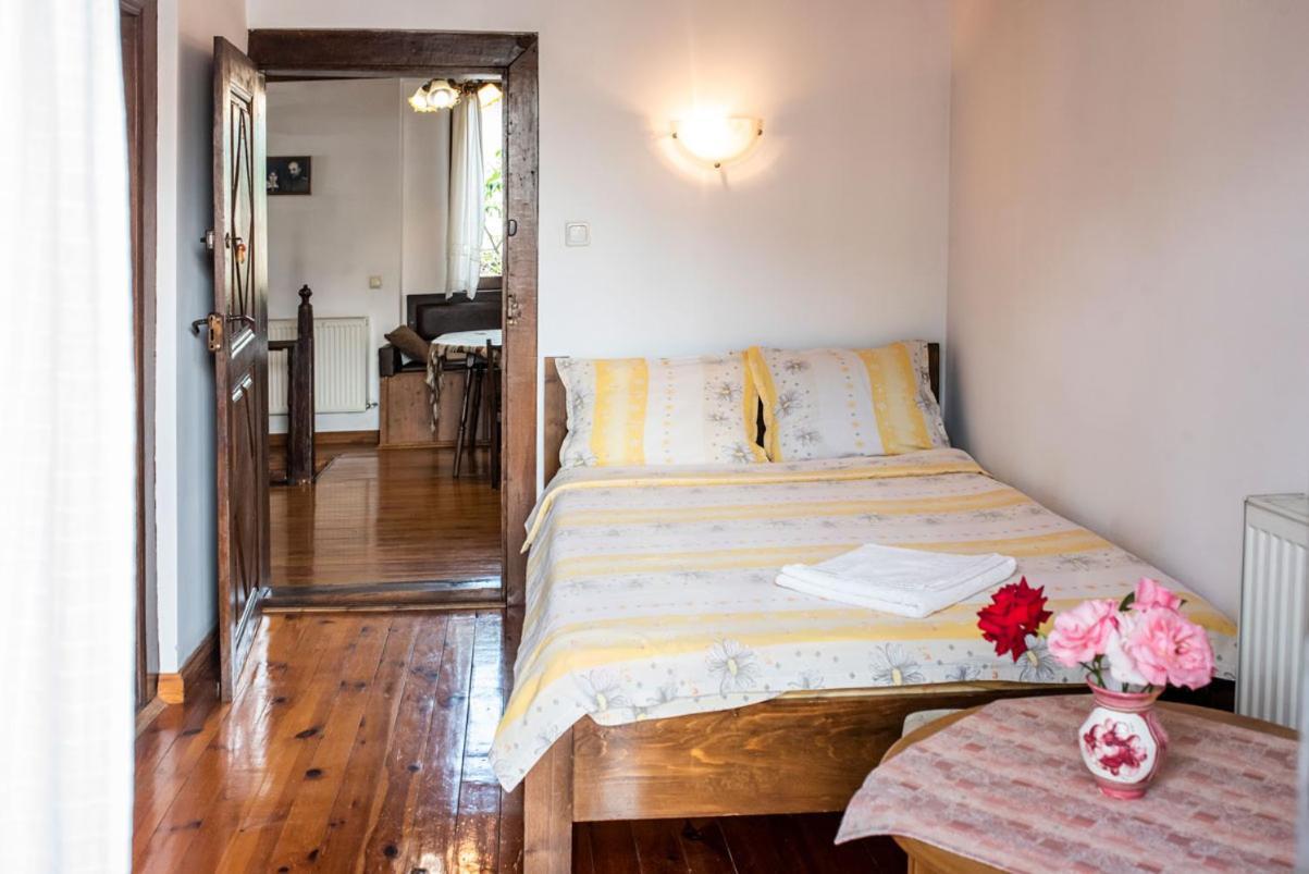 Kazasovata Guest House Tryavna Esterno foto