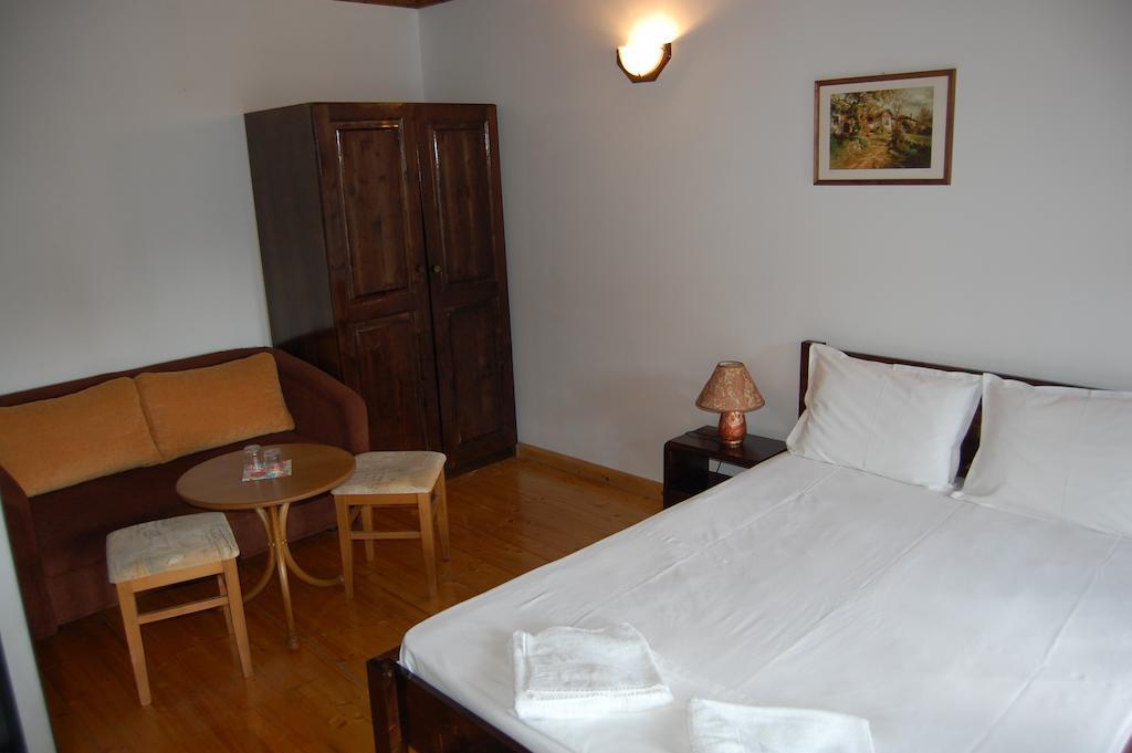 Kazasovata Guest House Tryavna Esterno foto
