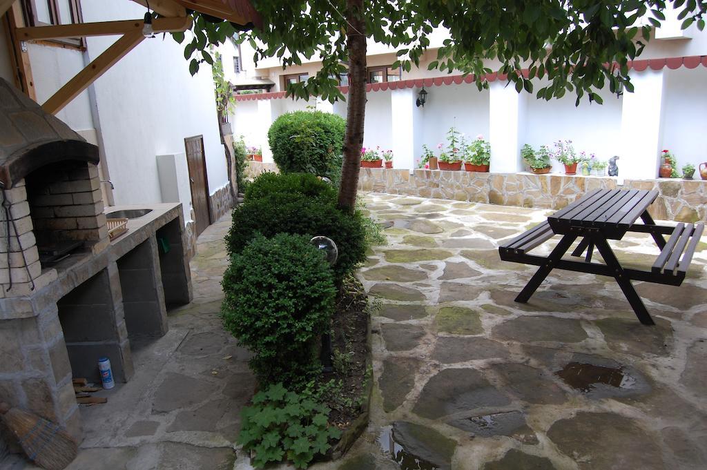 Kazasovata Guest House Tryavna Esterno foto